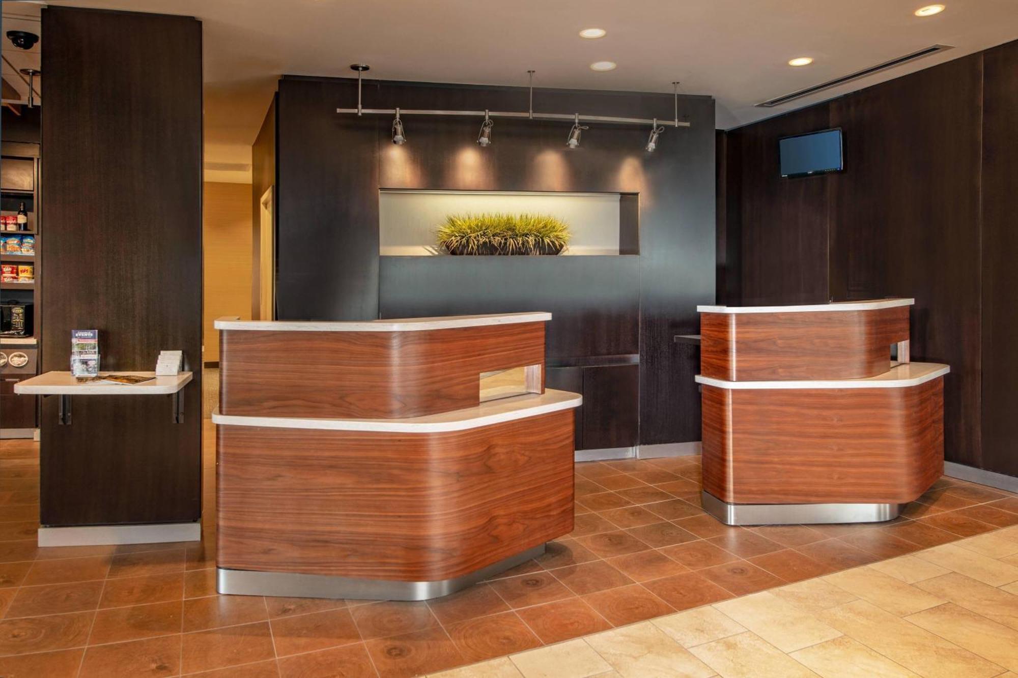 Courtyard By Marriott Hagerstown Hotel Екстериор снимка