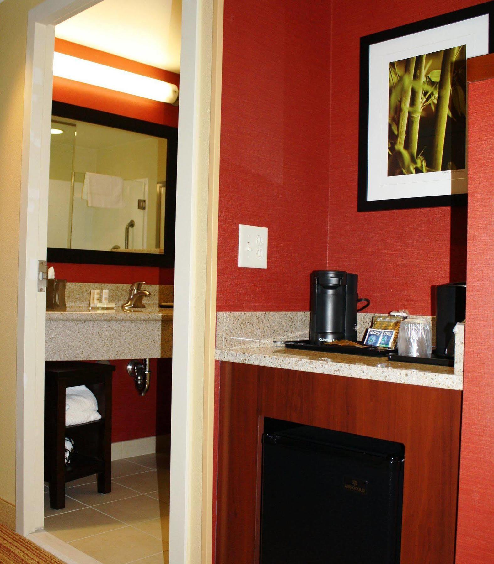 Courtyard By Marriott Hagerstown Hotel Екстериор снимка