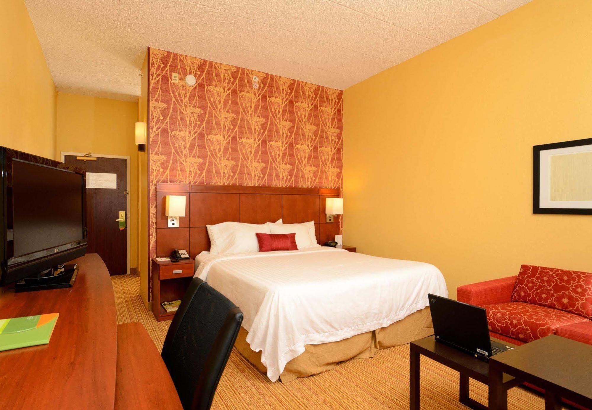 Courtyard By Marriott Hagerstown Hotel Екстериор снимка