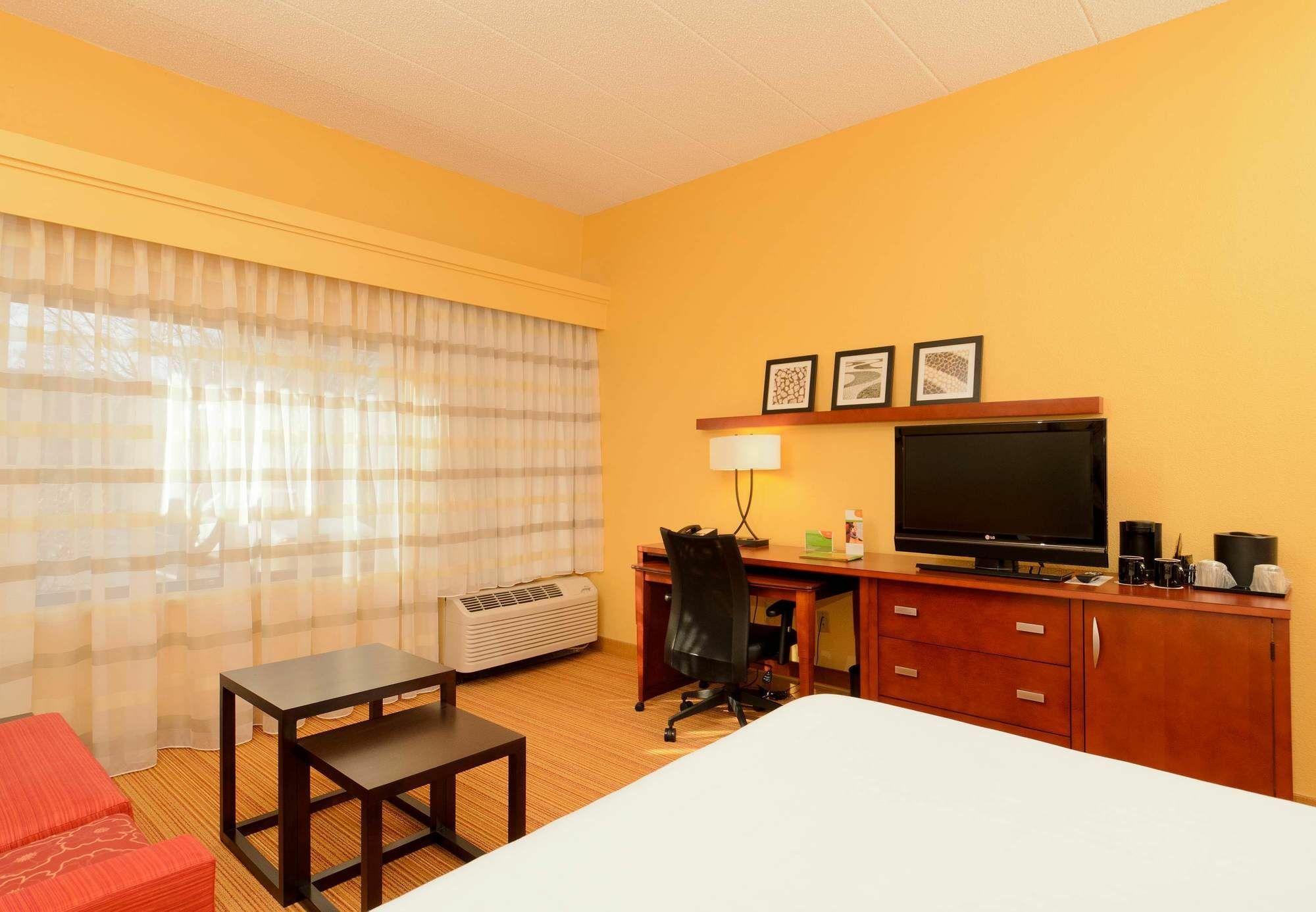 Courtyard By Marriott Hagerstown Hotel Екстериор снимка